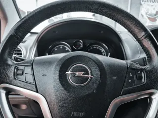 Opel Antara 2.2 Ecotec AWD 2011 – fotografia 14
