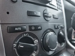 Opel Antara 2.2 Ecotec AWD 2011 – fotografia 25