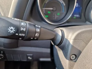 Toyota Auris 1.8 Vvt I Hybrid Automatik 2015 – fotografia 11