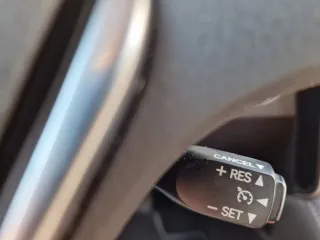 Toyota Auris 1.8 Vvt I Hybrid Automatik 2015 – fotografia 13