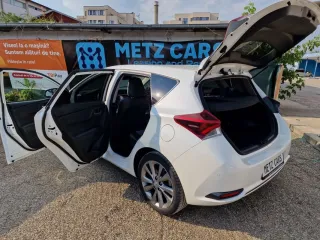 Toyota Auris 1.8 Vvt I Hybrid Automatik 2015 – fotografia 24
