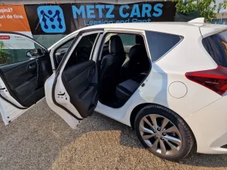 Toyota Auris 1.8 Vvt I Hybrid Automatik 2015 – fotografia 27
