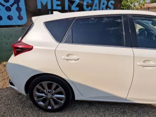 Toyota Auris 1.8 Vvt I Hybrid Automatik 2015 – fotografia 37