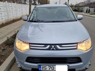 Mitsubishi Outlander 2.2 Di D 4wd Automatik 2012 – fotografia 3