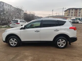 Toyota RAV 4 2.2 D 4d 2013 – fotografia 9