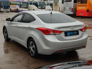 Hyundai Elantra 1.6 Mpi 2013 – fotografia 6