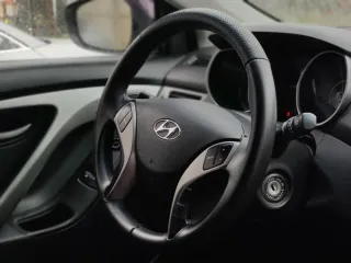 Hyundai Elantra 1.6 Mpi 2013 – fotografia 10