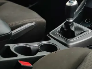 Hyundai Elantra 1.6 Mpi 2013 – fotografia 14