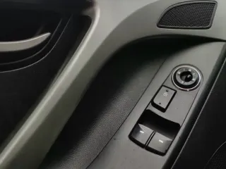 Hyundai Elantra 1.6 Mpi 2013 – fotografia 16