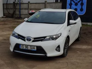 Toyota Auris 1.8 L Vvt I Ts Hybrid 2015 – fotografia 3