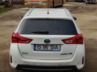 Toyota Auris 1.8 L Vvt I Ts Hybrid 2015 – fotografia 6