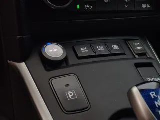 Toyota Auris 1.8 L Vvt I Ts Hybrid 2015 – fotografia 15