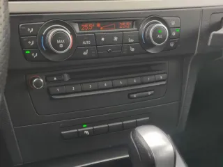 BMW Seria 3 320d Cabriolet 2010 – fotografia 16