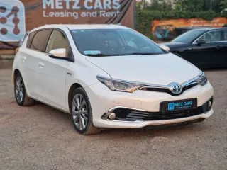 Toyota Auris 1.8 Vvt I Hybrid Automatik Comfort 2015 – fotografia 1