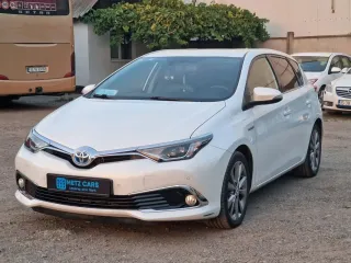 Toyota Auris 1.8 Vvt I Hybrid Automatik Comfort 2015 – fotografia 3