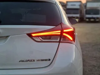 Toyota Auris 1.8 Vvt I Hybrid Automatik Comfort 2015 – fotografia 7