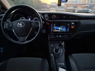 Toyota Auris 1.8 Vvt I Hybrid Automatik Comfort 2015 – fotografia 9