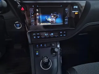 Toyota Auris 1.8 Vvt I Hybrid Automatik Comfort 2015 – fotografia 12