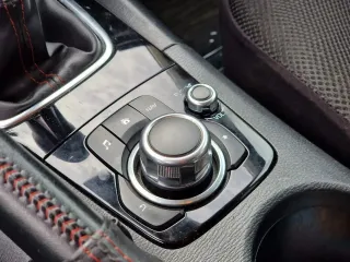 Mazda 3 SKYACTIV G 120 Center Line 2015 – fotografia 17