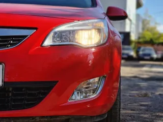 Opel Astra 1.4 Turbo Sport 2010 – fotografia 3
