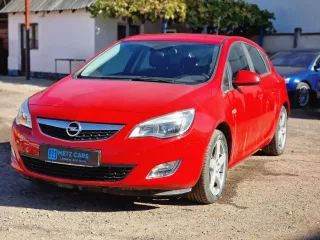 Opel Astra 1.4 Turbo Sport 2010 – fotografia 4