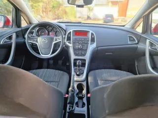 Opel Astra 1.4 Turbo Sport 2010 – fotografia 11