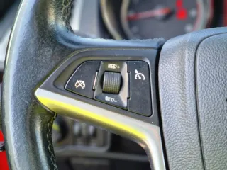 Opel Astra 1.4 Turbo Sport 2010 – fotografia 14