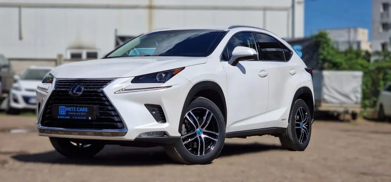 Lexus Seria NX 300h AWD Business 2018