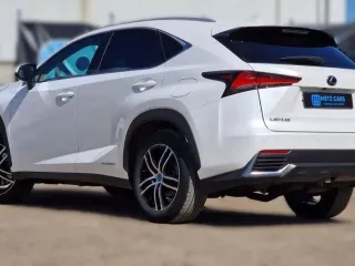 Lexus Seria NX 300h AWD Business 2018 – fotografia 3
