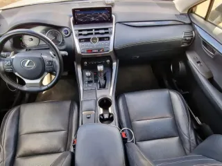 Lexus Seria NX 300h AWD Business 2018 – fotografia 5