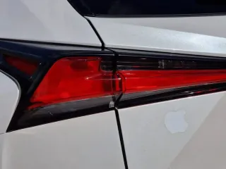 Lexus Seria NX 300h AWD Business 2018 – fotografia 10