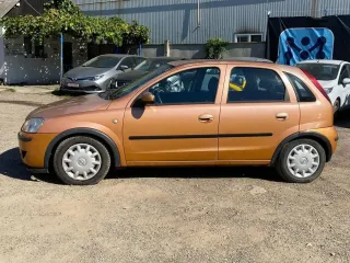 Opel Corsa 2004 – fotografia 2