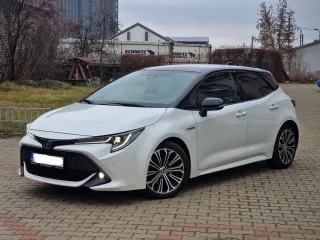 Toyota Corolla 2.0 Hsd Exclusive Plus Gr Sport Bi Tone 2020 – fotografia 1