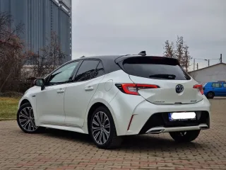 Toyota Corolla 2.0 Hsd Exclusive Plus Gr Sport Bi Tone 2020 – fotografia 4