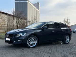 Volvo V60 D6 Plug In Hybrid AWD Geartronic Summum 2014 – fotografia 1
