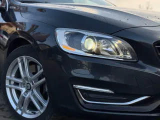 Volvo V60 D6 Plug In Hybrid AWD Geartronic Summum 2014 – fotografia 9