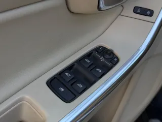 Volvo V60 D6 Plug In Hybrid AWD Geartronic Summum 2014 – fotografia 12