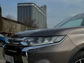 Mitsubishi Outlander 2018 – fotografia 2
