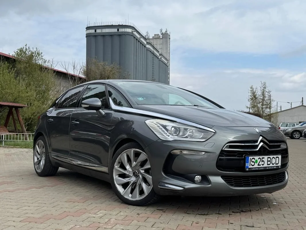 Citroën DS5 1.6 THP Bvm6 Sport Chic 2012