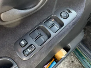 Suzuki Grand Vitara 2 0i 2003 – fotografia 16