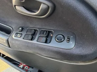 Suzuki Grand Vitara 2 0i 2003 – fotografia 17