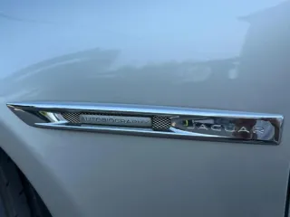 Jaguar XJ 30d Premium Luxury 2016 – fotografia 31