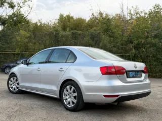 Volkswagen Jetta 1.2 TSI Trendline 2012 – fotografia 4