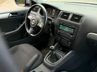 Volkswagen Jetta 1.2 TSI Trendline 2012 – fotografia 6