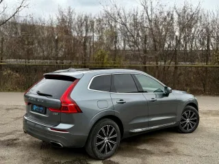 Volvo XC 60 D5 AWD Geartronic Momentum 2018 – fotografia 4