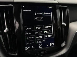 Volvo XC 60 D5 AWD Geartronic Momentum 2018 – fotografia 9