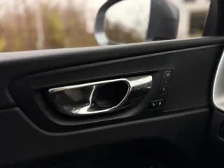 Volvo XC 60 D5 AWD Geartronic Momentum 2018 – fotografia 11