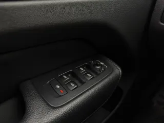 Volvo XC 60 D5 AWD Geartronic Momentum 2018 – fotografia 16