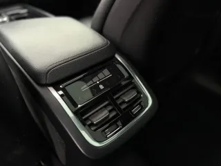 Volvo XC 60 D5 AWD Geartronic Momentum 2018 – fotografia 18