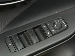 Toyota C Hr 1.8 Hsd 4x2 CVT C Ult LED 2024 – fotografia 14